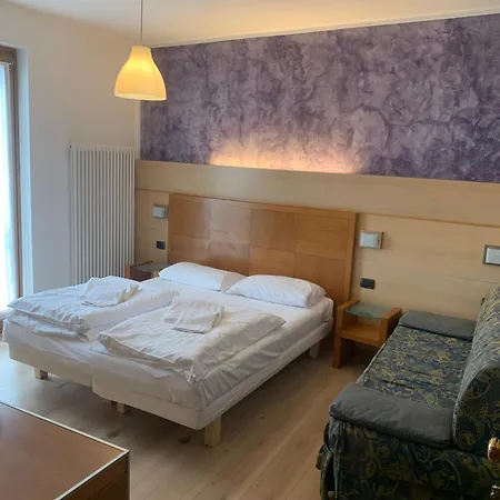 Hotel Garni Delle Rose Ceniga Exterior photo