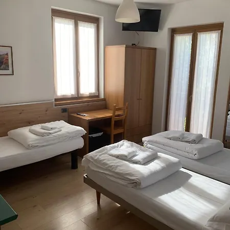 Hotel Garni Delle Rose Ceniga Exterior photo