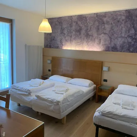 Hotel Garni Delle Rose Ceniga Exterior photo