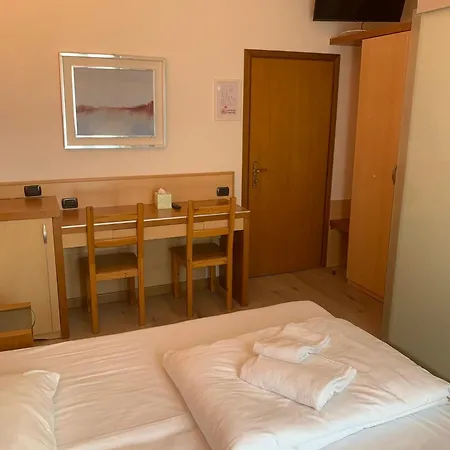 Hotel Garni Delle Rose Ceniga Exterior photo